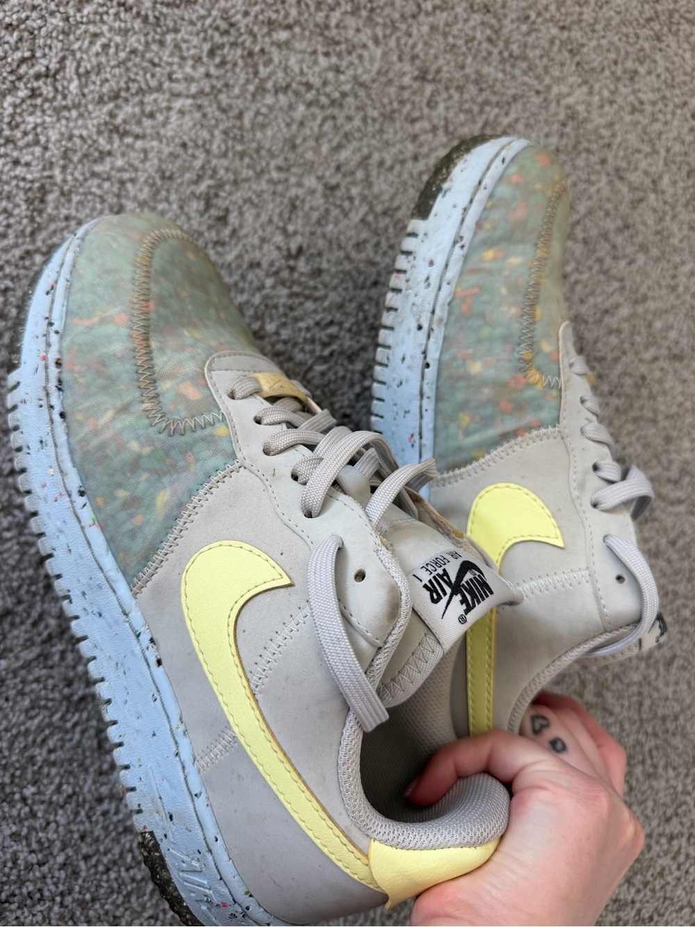 Nike Air Force’s - Pale Yellow/Light Gray